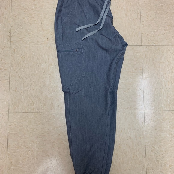 FIGS scrub set - Picture 2 of 2